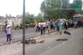Hải Phòng: Tan học, 2 nữ sinh bị "xe điên" đâm tử vong Hải Phòng: Tan học, 2 nữ sinh bị "xe điên" đâm tử vong