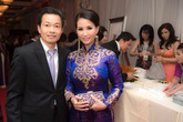 Hoa hậu quý bà Sương Đặng diện áo dài cung đình dự event trên đất Mỹ Hoa hậu quý bà Sương Đặng diện áo dài cung đình dự event trên đất Mỹ