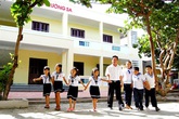 Rơi nước mắt với món quà 20/11 của học sinh ở đảo Rơi nước mắt với món quà 20/11 của học sinh ở đảo