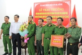 Đà Nẵng thưởng nóng lực lượng phá án vụ cướp, hiếp dâm ở quán cà phê Đà Nẵng thưởng nóng lực lượng phá án vụ cướp, hiếp dâm ở quán cà phê