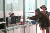 Người dân bãi rác Đông Thạnh (TPHCM) được khám sức khỏe miễn phí Người dân bãi rác Đông Thạnh (TPHCM) được khám sức khỏe miễn phí