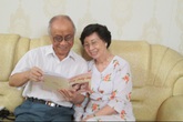 Chuyện tình đẹp khó tin (17): Cặp uyên ương 80 tuổi "giữ lửa" thế nào khi không có con? Chuyện tình đẹp khó tin (17): Cặp uyên ương 80 tuổi "giữ lửa" thế nào khi không có con?