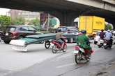 Những tiếng còi tuýt muộn Những tiếng còi tuýt muộn