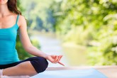 Yoga giúp giảm bớt cơn đau do viêm khớp dạng thấp Yoga giúp giảm bớt cơn đau do viêm khớp dạng thấp