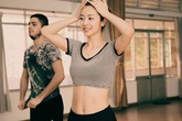 Bà mẹ 2 con Jennifer Phạm khoe dáng cực đẹp trong phòng tập Bước nhảy Hoàn Vũ Bà mẹ 2 con Jennifer Phạm khoe dáng cực đẹp trong phòng tập Bước nhảy Hoàn Vũ