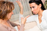 Phía sau bản án ly hôn được tòa chấp thuận Phía sau bản án ly hôn được tòa chấp thuận