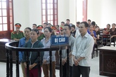 8 năm tù cho kẻ chủ mưu bắt cóc bé gái, bán với giá... 70 triệu đồng 8 năm tù cho kẻ chủ mưu bắt cóc bé gái, bán với giá... 70 triệu đồng