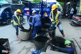 Nghề lặn ngụp trong nước thải ống cống ở Sài Gòn Nghề lặn ngụp trong nước thải ống cống ở Sài Gòn