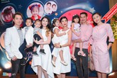 Huy Khánh lần đầu đưa vợ và con gái lên truyền hình Huy Khánh lần đầu đưa vợ và con gái lên truyền hình