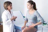 Những nguyên nhân gây viêm ống dẫn trứng khiến chị em dễ vô sinh Những nguyên nhân gây viêm ống dẫn trứng khiến chị em dễ vô sinh