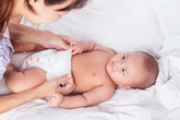 Mẹ và bé: muôn vàn chuyện bỉm tã Mẹ và bé: muôn vàn chuyện bỉm tã