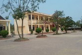 Nhân chứng bàng hoàng kể lại phút phát hiện hiệu phó THCS treo cổ tự tử Nhân chứng bàng hoàng kể lại phút phát hiện hiệu phó THCS treo cổ tự tử