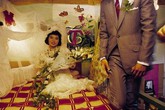Đêm tân hôn, chú rể 'khóc thét' vì làm hư 2 bao cao su Đêm tân hôn, chú rể 'khóc thét' vì làm hư 2 bao cao su