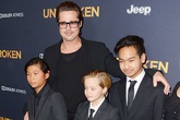 Brad Pitt bị cấm gặp con, cầu xin Angelina cơ hội thứ hai Brad Pitt bị cấm gặp con, cầu xin Angelina cơ hội thứ hai