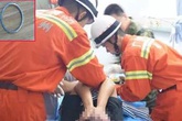 Chàng trai mắc kẹt 'cậu nhỏ' trong chiếc nhẫn được giải cứu Chàng trai mắc kẹt 'cậu nhỏ' trong chiếc nhẫn được giải cứu