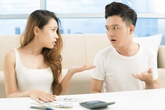 Sau mỗi lần đánh vợ, chồng thản nhiên như không hề có chuyện gì Sau mỗi lần đánh vợ, chồng thản nhiên như không hề có chuyện gì