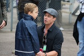 Brad Pitt khóc khi được đoàn tụ các con Brad Pitt khóc khi được đoàn tụ các con