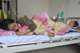 Hơn 100 người nhập viện sau ăn bánh mì Hơn 100 người nhập viện sau ăn bánh mì