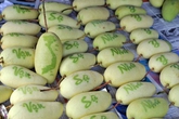 Lại đến lượt xoài, đu đủ in chữ chưng Tết nửa triệu đồng/trái Lại đến lượt xoài, đu đủ in chữ chưng Tết nửa triệu đồng/trái