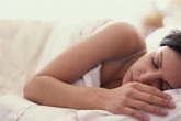 Nhiều đêm, tôi giật mình tỉnh giấc vẫn thấy chồng đang ngồi gục đầu bên cạnh Nhiều đêm, tôi giật mình tỉnh giấc vẫn thấy chồng đang ngồi gục đầu bên cạnh
