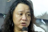 Nhật Hào lặng lẽ khóc rồi hát lại bản hit một thời trong tang lễ Minh Thuận Nhật Hào lặng lẽ khóc rồi hát lại bản hit một thời trong tang lễ Minh Thuận