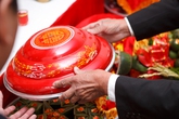 Nàng dâu ngã ngửa vì quà cưới của mẹ chồng tương lai Nàng dâu ngã ngửa vì quà cưới của mẹ chồng tương lai