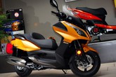 Xe máy tay ga giá đắt gấp 3 thế giới dân Việt vẫn mua ấm ầm Xe máy tay ga giá đắt gấp 3 thế giới dân Việt vẫn mua ấm ầm