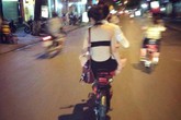Sốc với màn tra tấn mắt của gái trẻ thời nay Sốc với màn tra tấn mắt của gái trẻ thời nay