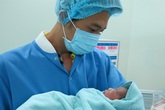 Vinmec áp dụng phương pháp truyền ối mới cứu thai nhi sinh non Vinmec áp dụng phương pháp truyền ối mới cứu thai nhi sinh non