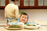 Mẹ ơi, con lớn nhanh như Thánh Gióng là nhờ sản phẩm hữu cơ này… Mẹ ơi, con lớn nhanh như Thánh Gióng là nhờ sản phẩm hữu cơ này…