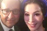 MC Thanh Mai chụp ảnh "selfie" cùng Tổng thống Pháp MC Thanh Mai chụp ảnh "selfie" cùng Tổng thống Pháp