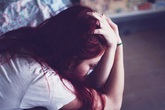 Nửa đêm bị anh rể kề dao vào cổ đòi "quan hệ" Nửa đêm bị anh rể kề dao vào cổ đòi "quan hệ"