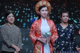 Quỳnh Chi khóc vì lấy chồng già trong tiểu phẩm Quỳnh Chi khóc vì lấy chồng già trong tiểu phẩm