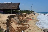 Kinh hoàng sạt lở ở bờ biển Cửa Đại, Hội An Kinh hoàng sạt lở ở bờ biển Cửa Đại, Hội An