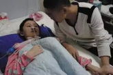 Gã trai giả vờ chăm sóc bạn gái hôn mê để che giấu bản chất quỷ dữ Gã trai giả vờ chăm sóc bạn gái hôn mê để che giấu bản chất quỷ dữ