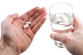 Tại sao kháng sinh không điều trị được bệnh do virut? Tại sao kháng sinh không điều trị được bệnh do virut?