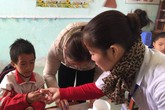 700.000 học sinh tiểu học được tẩy giun miễn phí 700.000 học sinh tiểu học được tẩy giun miễn phí