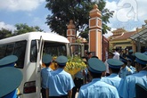 Ngấn lệ giây phút tiễn biệt Đại tá Trần Quang Khải ở đài hóa thân Hoàn Vũ Ngấn lệ giây phút tiễn biệt Đại tá Trần Quang Khải ở đài hóa thân Hoàn Vũ