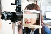Mất tiền, hỏng mắt vì cấy mi giả Mất tiền, hỏng mắt vì cấy mi giả
