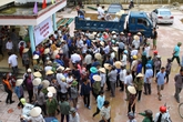 Báo Gia đình & Xã hội cùng Tân Hiệp Phát tặng hàng nghìn suất quà cứu trợ đồng bào vùng lũ Báo Gia đình & Xã hội cùng Tân Hiệp Phát tặng hàng nghìn suất quà cứu trợ đồng bào vùng lũ