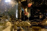 Xe ben kéo lê 2 thanh niên rồi lao vào nhà dân giữa đêm Xe ben kéo lê 2 thanh niên rồi lao vào nhà dân giữa đêm
