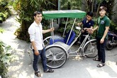 Chế xích lô chạy bằng năng lượng mặt trời Chế xích lô chạy bằng năng lượng mặt trời