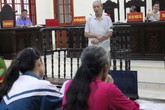 Xử "yêu râu xanh" 68 tuổi: Xót xa con trẻ phải làm mẹ Xử "yêu râu xanh" 68 tuổi: Xót xa con trẻ phải làm mẹ