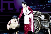 Xuân Hinh, “kẻ chọc cười... chưa đã” Xuân Hinh, “kẻ chọc cười... chưa đã”