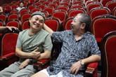 Đạo diễn Lê Hùng: “Khán giả yêu Xuân Hinh đến độ bám theo cả vào… nhà vệ sinh” Đạo diễn Lê Hùng: “Khán giả yêu Xuân Hinh đến độ bám theo cả vào… nhà vệ sinh”