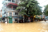 Thành phố Yên Bái thành sông sau bão Thành phố Yên Bái thành sông sau bão