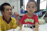 Cháu bé mất 2 chân sau vụ sạt lở đất kinh hoàng ở Sơn La đã được xuất viện Cháu bé mất 2 chân sau vụ sạt lở đất kinh hoàng ở Sơn La đã được xuất viện