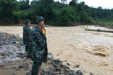 Hai chiến sỹ biên phòng bị nước lũ cuốn trôi: Dùng máy dò kim loại tìm ô tô Hai chiến sỹ biên phòng bị nước lũ cuốn trôi: Dùng máy dò kim loại tìm ô tô