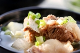 Bữa cơm gia đình hấp dẫn với canh sườn non bí đao ngọt mát Bữa cơm gia đình hấp dẫn với canh sườn non bí đao ngọt mát