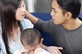 Chết lặng khi phát hiện con của cô hàng xóm tật nguyền là nhờ chồng "làm phúc" Chết lặng khi phát hiện con của cô hàng xóm tật nguyền là nhờ chồng "làm phúc"